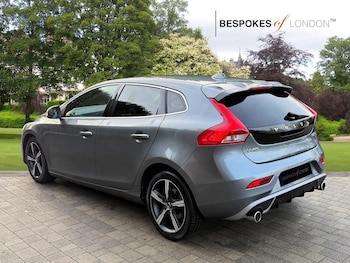 Used Volvo V40 2017 for sale - 75616534: Photo