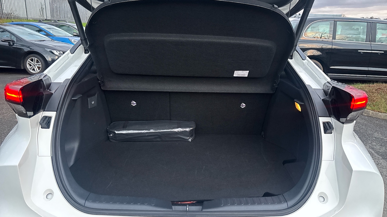 Used Toyota C-HR 2024 for sale - 76932105: Photo 14