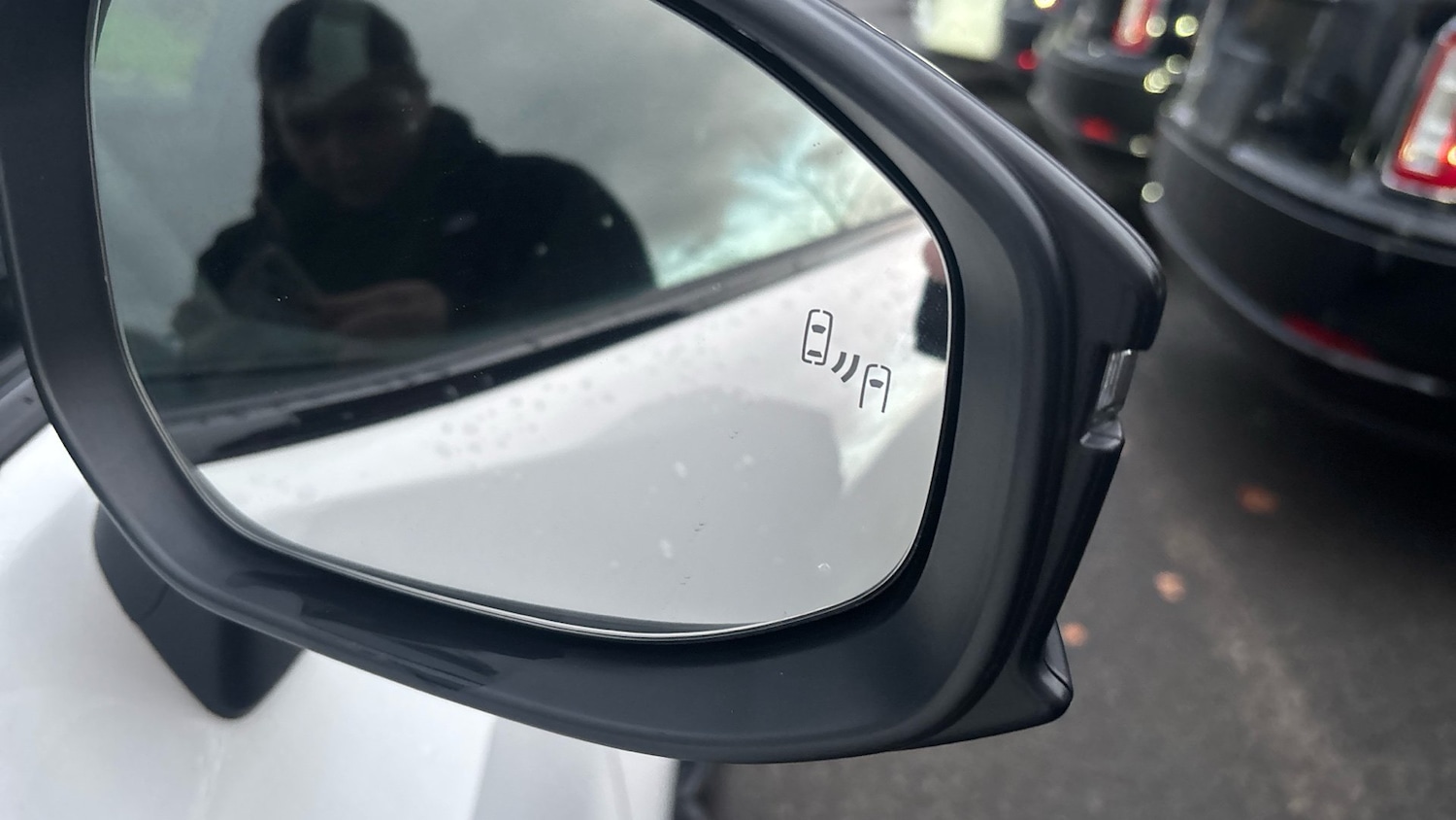 Used Toyota C-HR 2024 for sale - 76932105: Photo 24