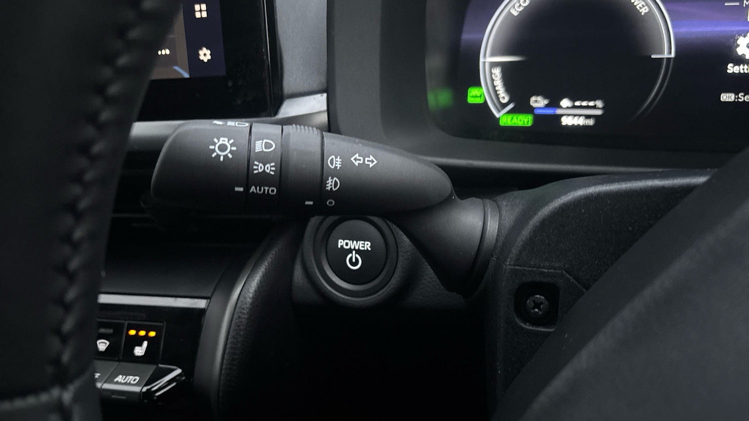 Used Toyota C-HR 2024 for sale - 76932105: Photo 29