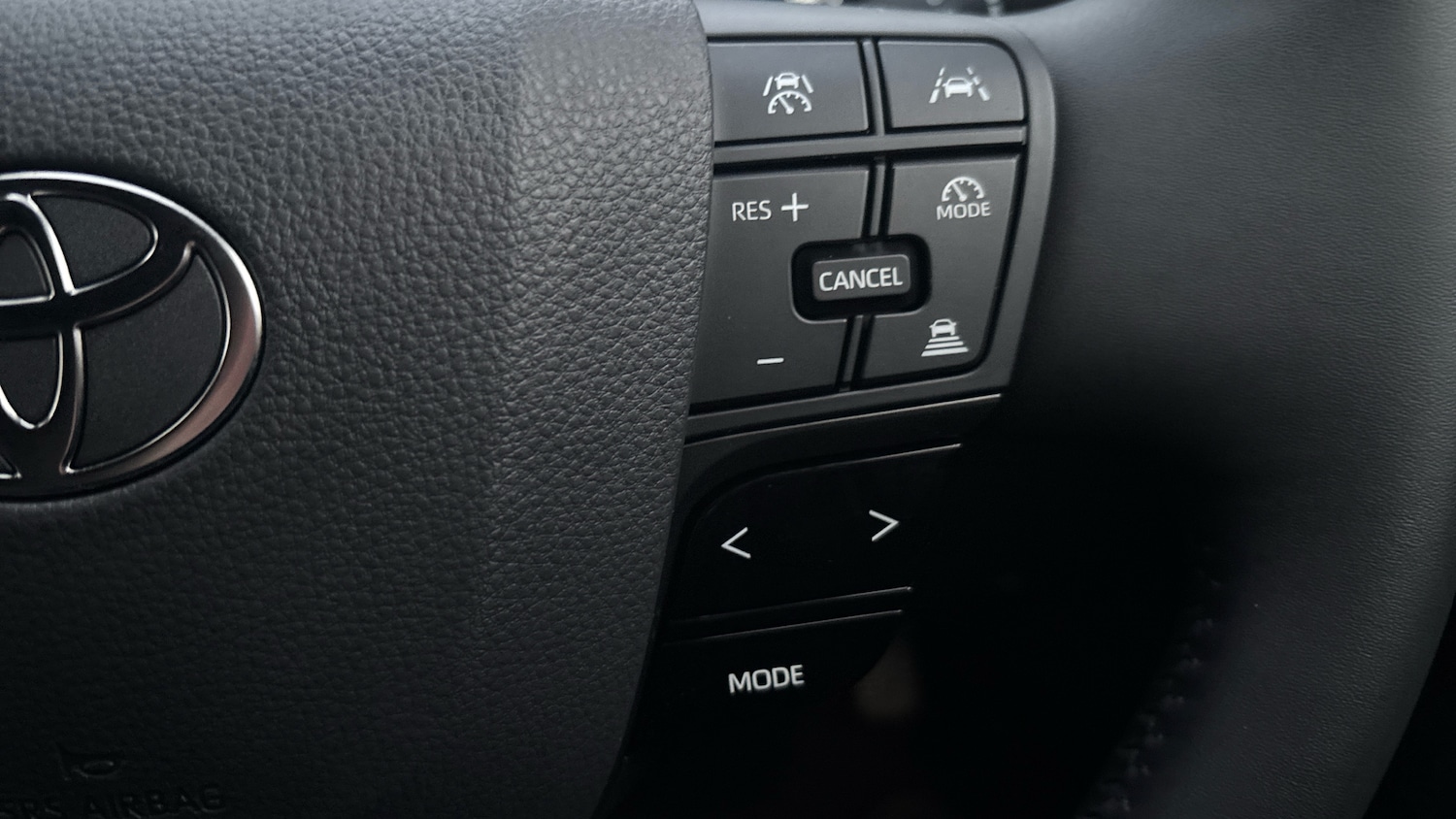 Used Toyota C-HR 2024 for sale - 76932105: Photo 31