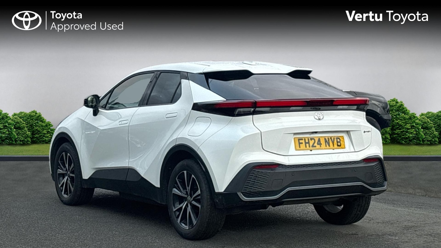 Used Toyota C-HR 2024 for sale - 76932105: Photo 4