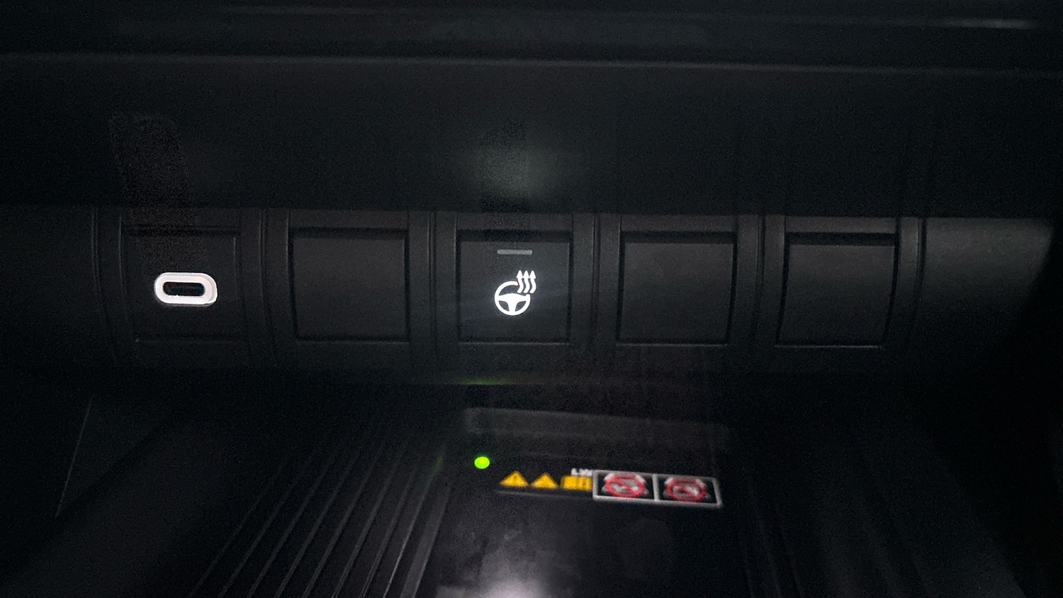 Used Toyota C-HR 2024 for sale - 76932105: Photo 41