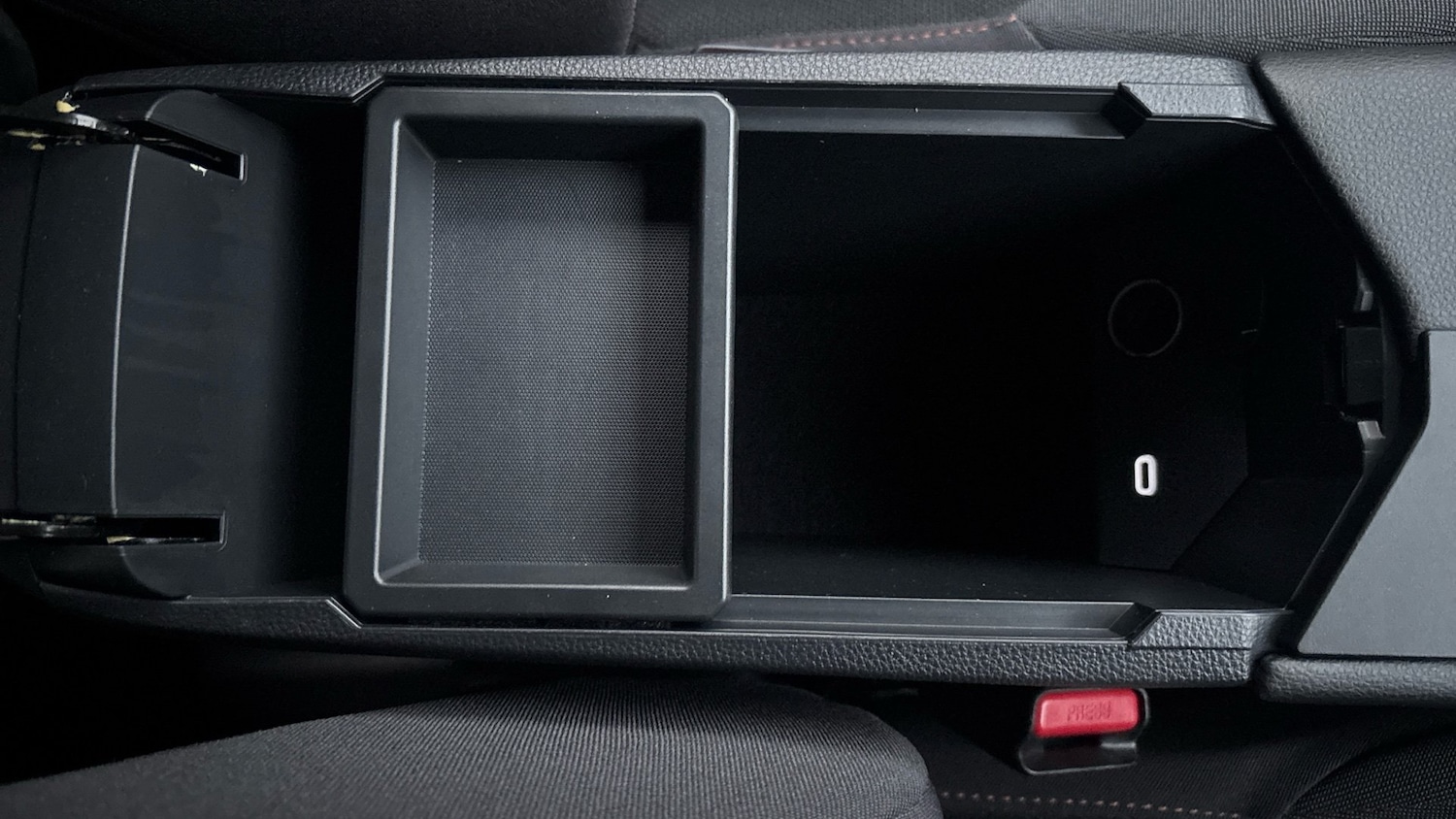 Used Toyota C-HR 2024 for sale - 76932105: Photo 44