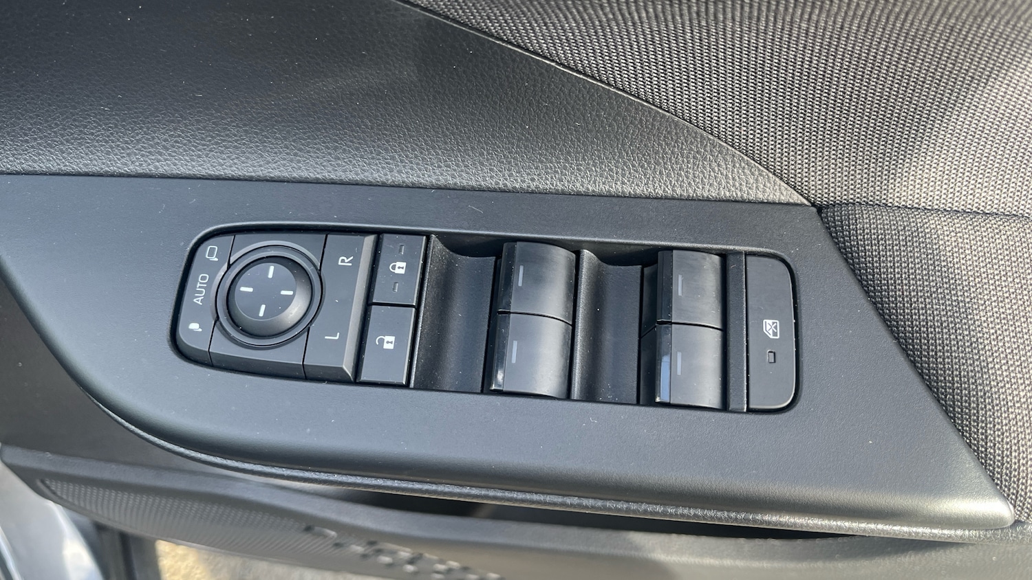 Used Toyota C-HR 2024 for sale - 77901461: Photo 35