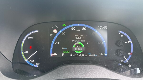 Used Toyota Yaris Cross 2022 for sale - 75557610: Photo 28