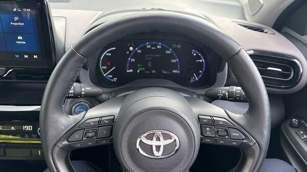 Used Toyota Yaris Cross 2022 for sale - 75557610: Photo 8