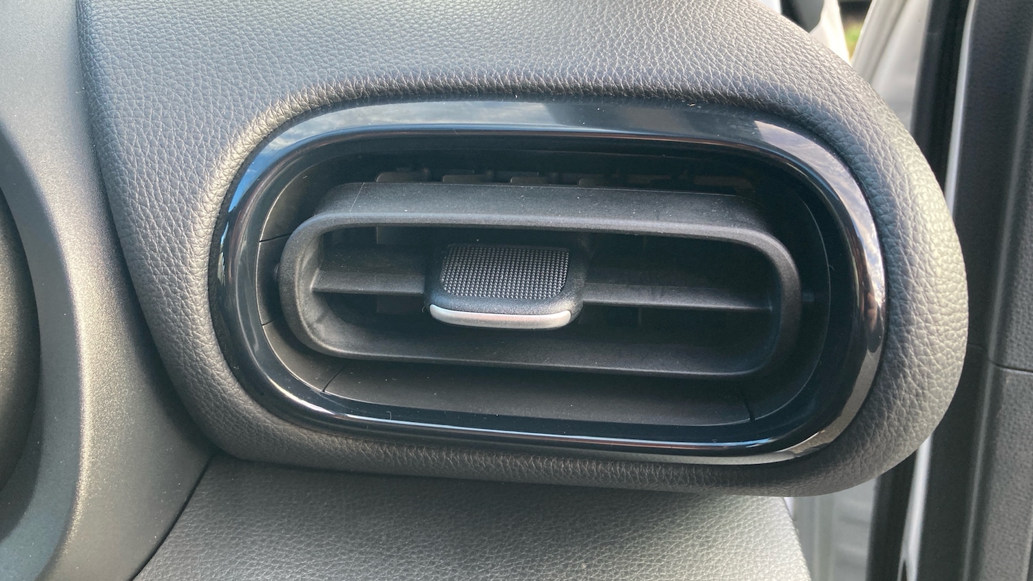 Used Toyota Yaris Cross 2023 for sale - 76352036: Photo 29