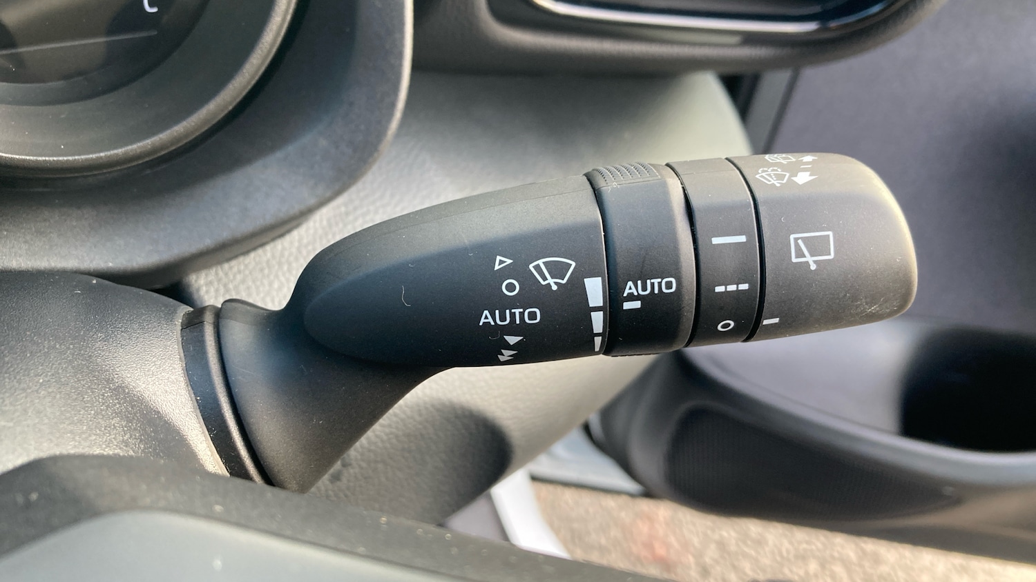 Used Toyota Yaris Cross 2023 for sale - 76352036: Photo 30