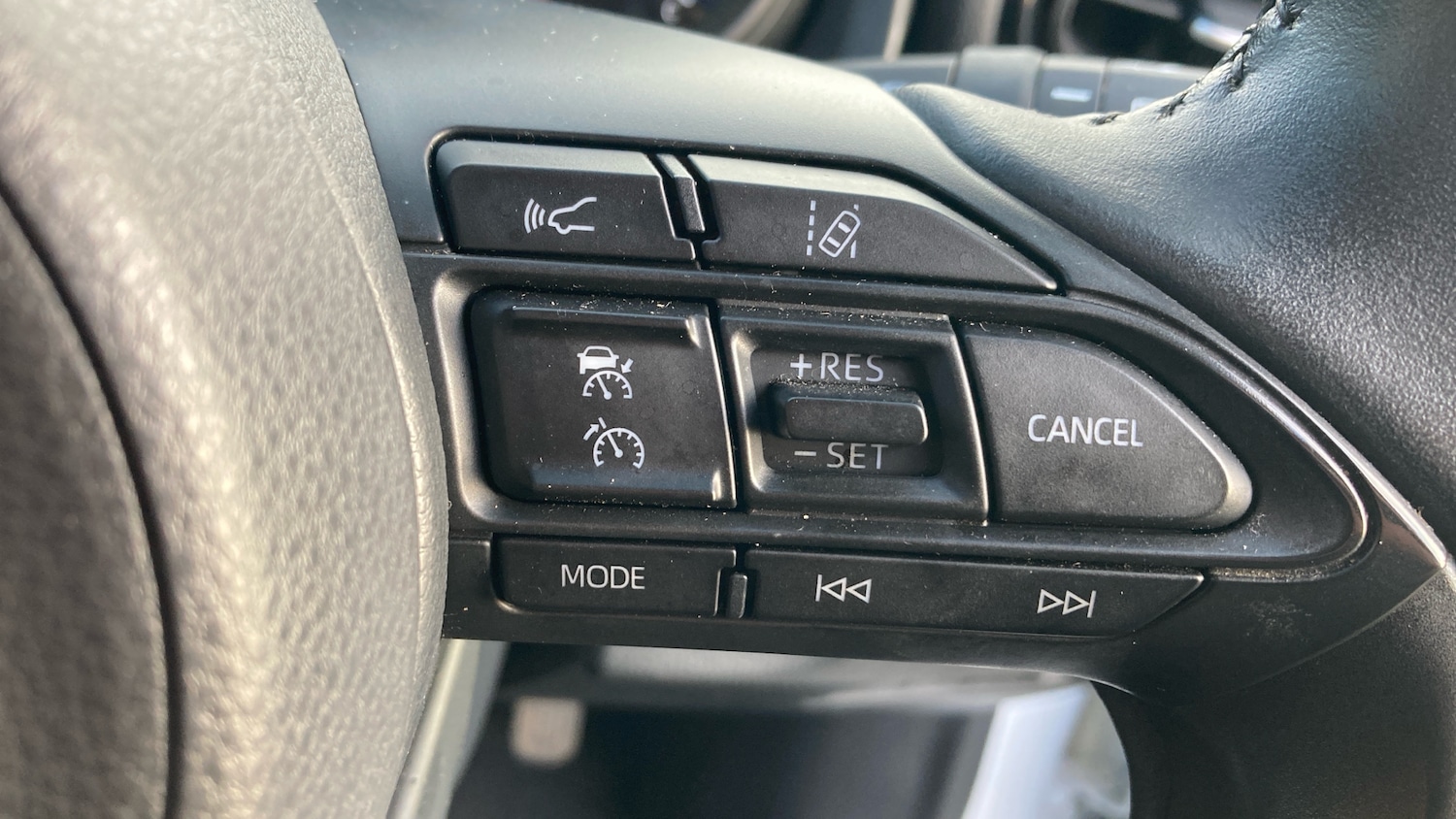 Used Toyota Yaris Cross 2023 for sale - 76352036: Photo 32