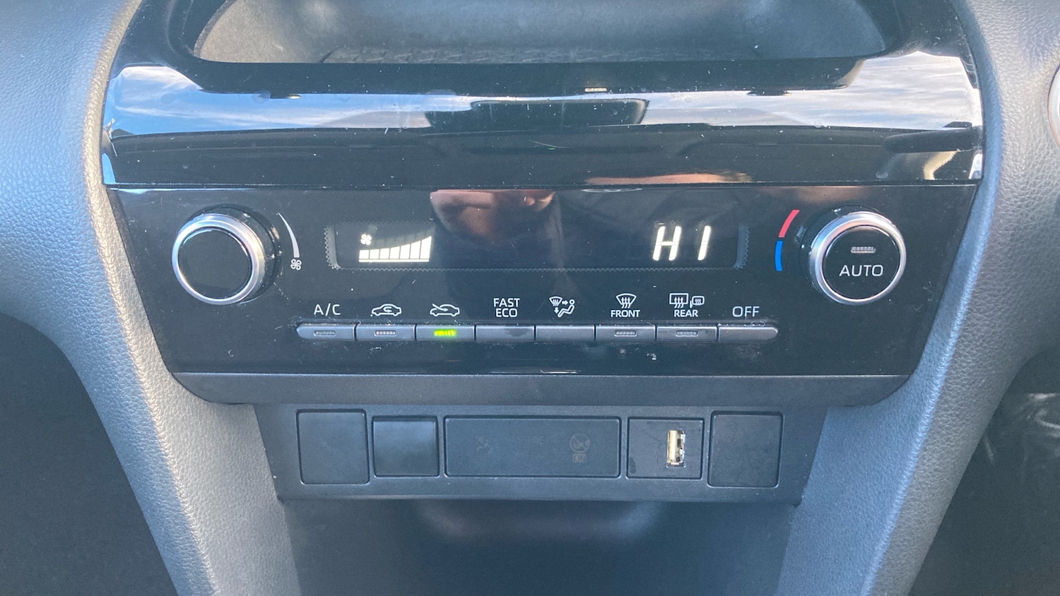 Used Toyota Yaris Cross 2023 for sale - 76352036: Photo 37