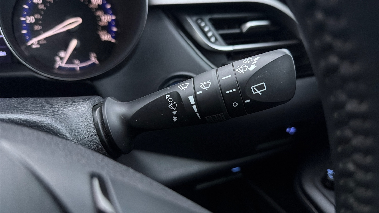 Used Toyota C-HR 2020 for sale - 77379096: Photo 37