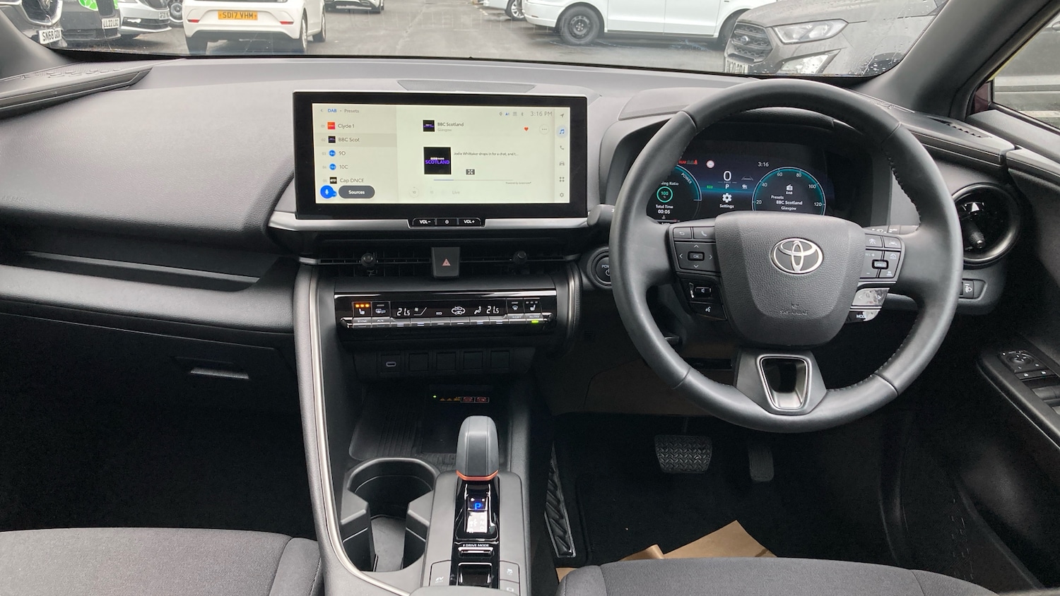 Used Toyota C-HR 2025 for sale - 76126226: Photo 5