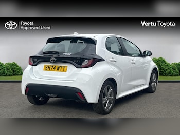 Used Toyota Yaris 2024 for sale - 79081472: Photo