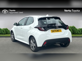 Used Toyota Yaris 2024 for sale - 79081472: Photo