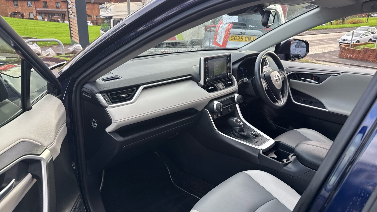 Used Toyota RAV4 2021 for sale - 76908503: Photo 10