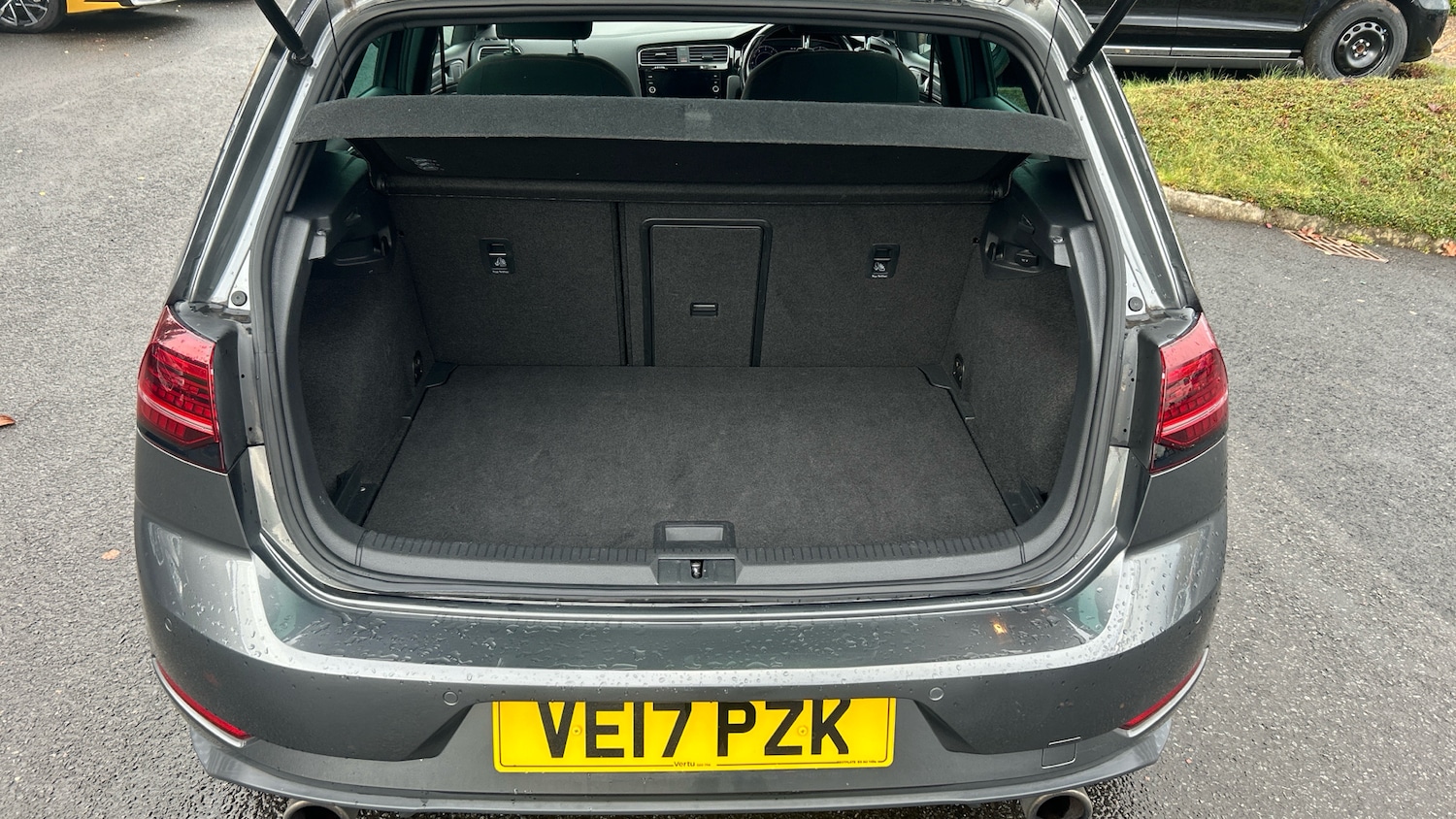 Used Volkswagen Golf 2017 for sale - 76287865: Photo 4