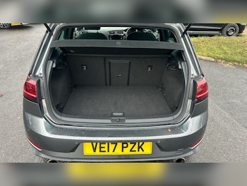 Used Volkswagen Golf 2017 for sale - 76287865: Photo