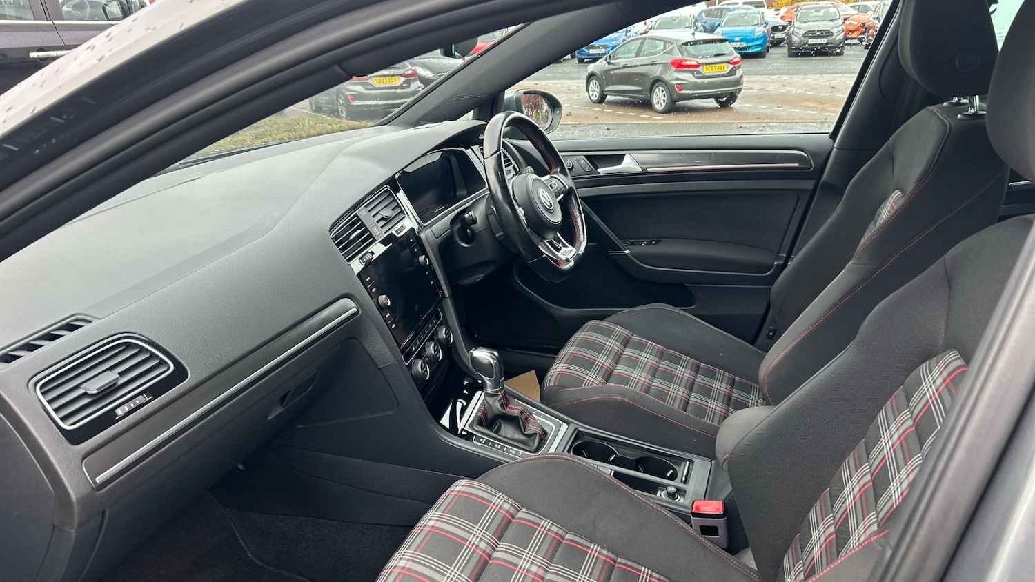 Used Volkswagen Golf 2017 for sale - 76287865: Photo 9