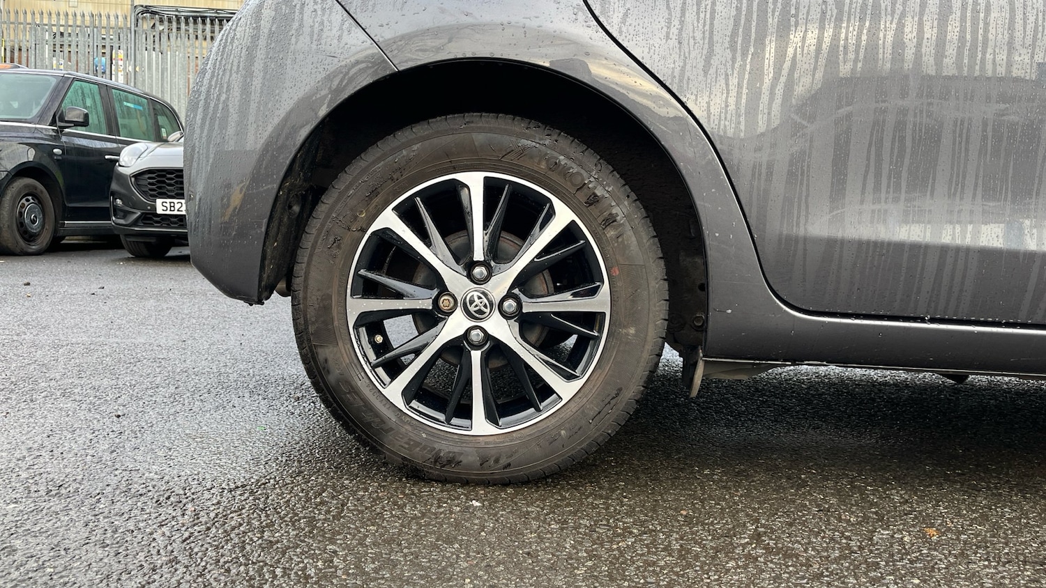 Used Toyota Yaris 2018 for sale - 76984647: Photo 18