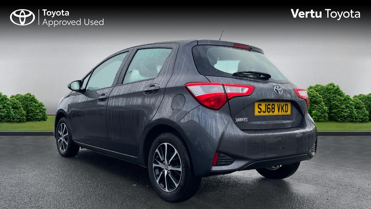 Used Toyota Yaris 2018 for sale - 76984647: Photo 2