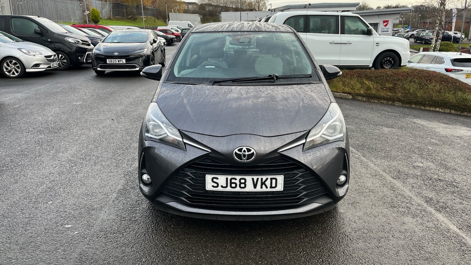 Used Toyota Yaris 2018 for sale - 76984647: Photo 31