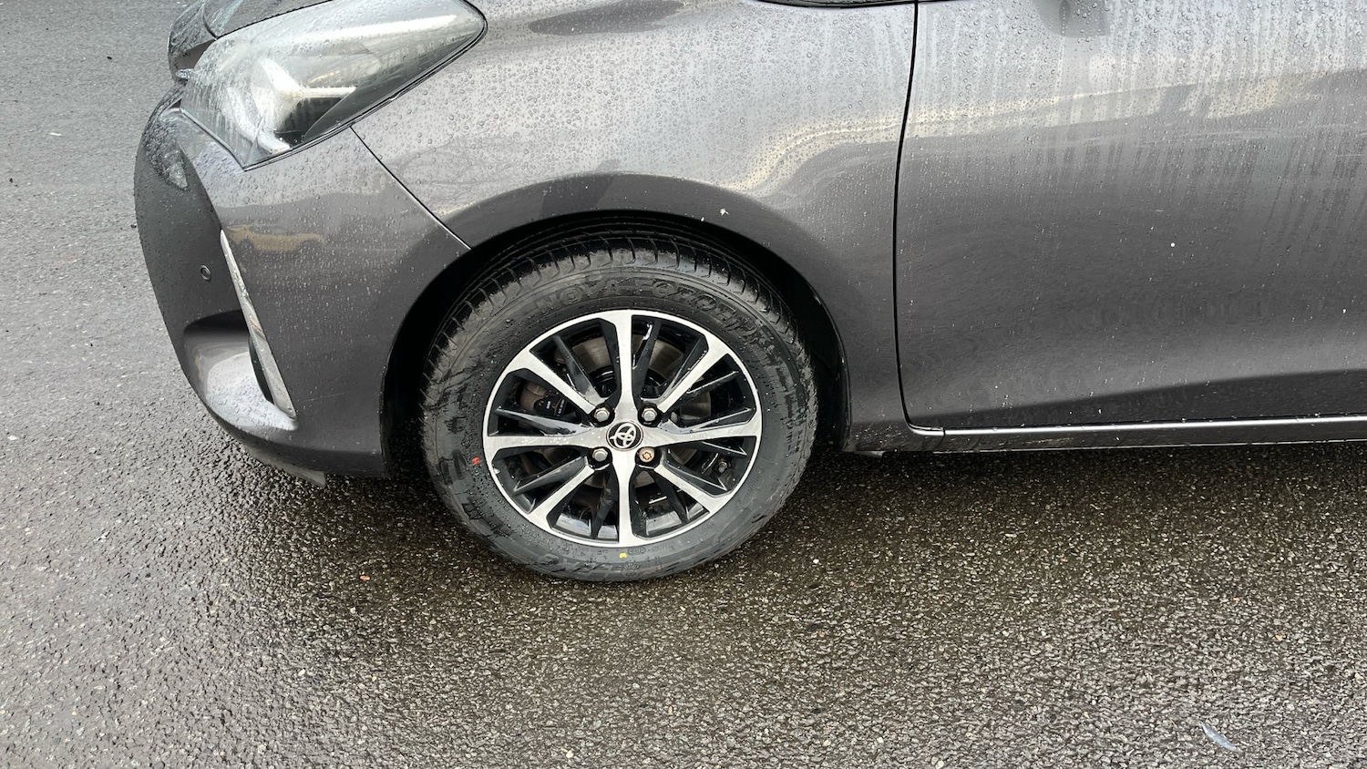 Used Toyota Yaris 2018 for sale - 76984647: Photo 35