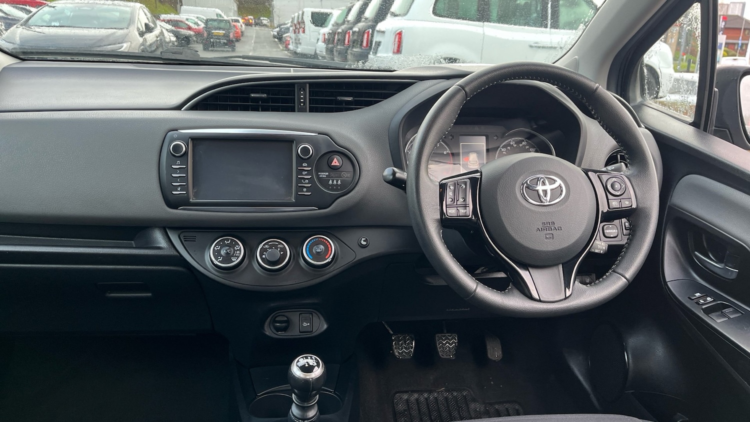 Used Toyota Yaris 2018 for sale - 76984647: Photo 5