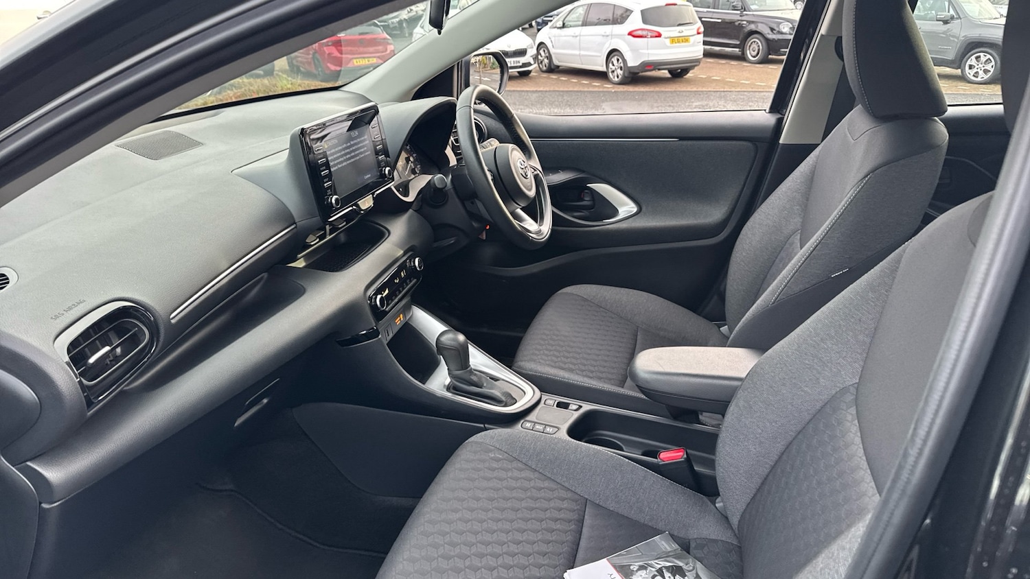 Used Toyota Yaris 2022 for sale - 77136133: Photo 10