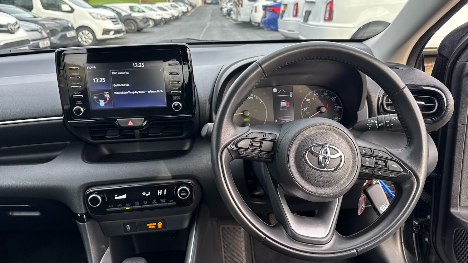 Used Toyota Yaris 2022 for sale - 77136133: Photo 6
