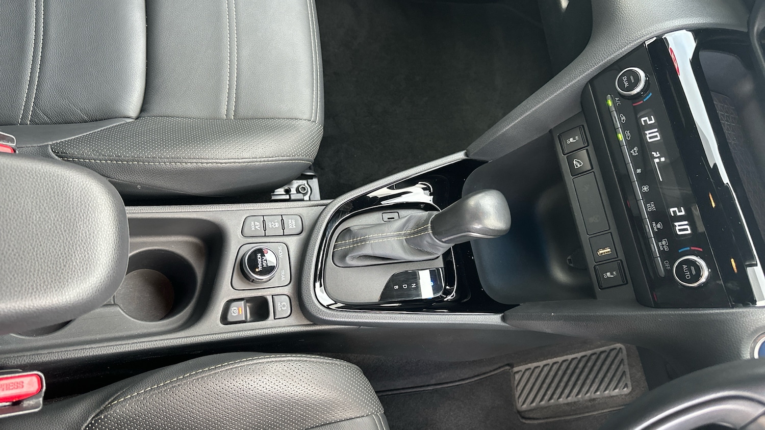 Used Toyota Yaris Cross 2022 for sale - 77061340: Photo 32