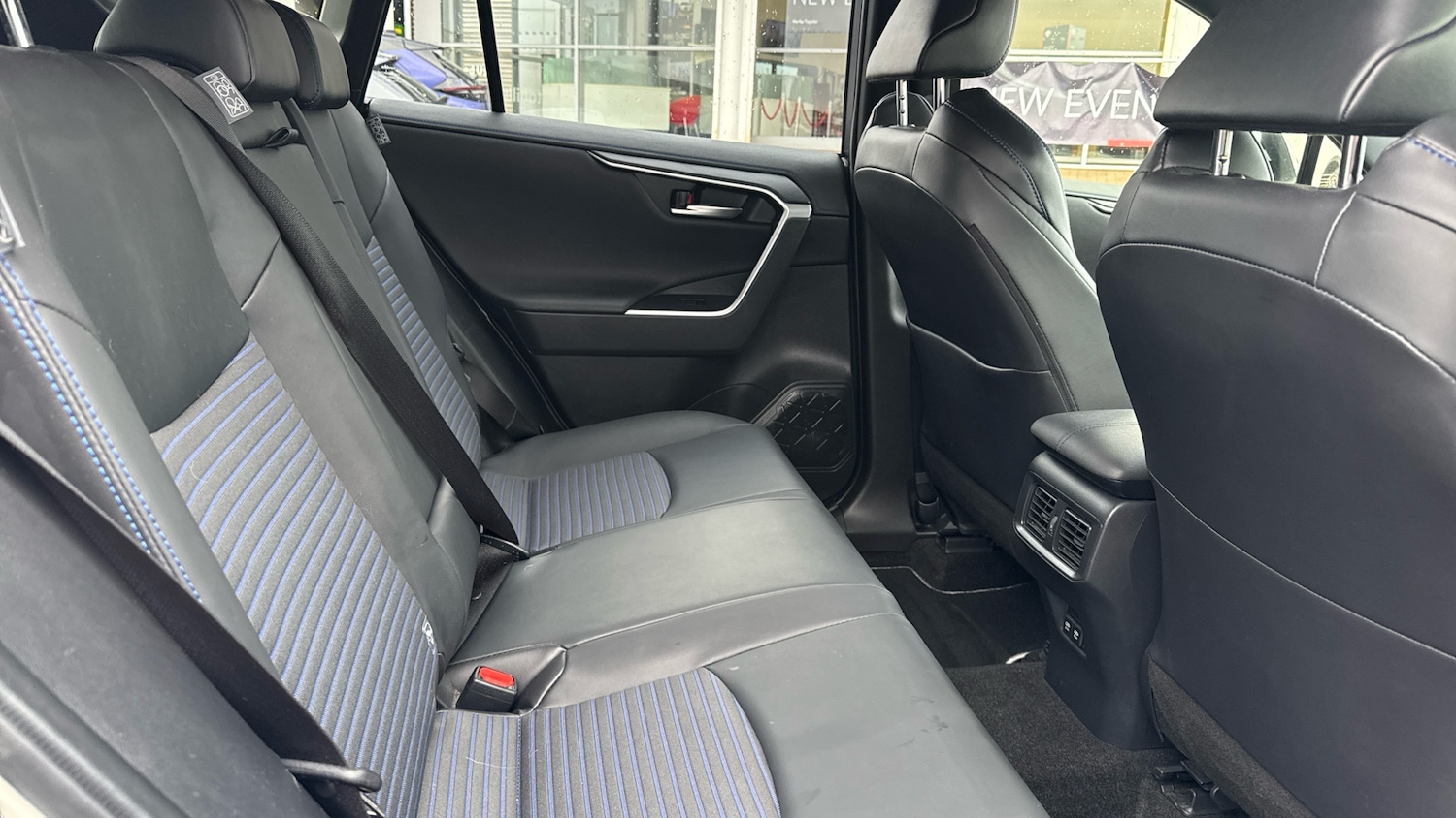 Used Toyota RAV4 2021 for sale - 77567623: Photo 12