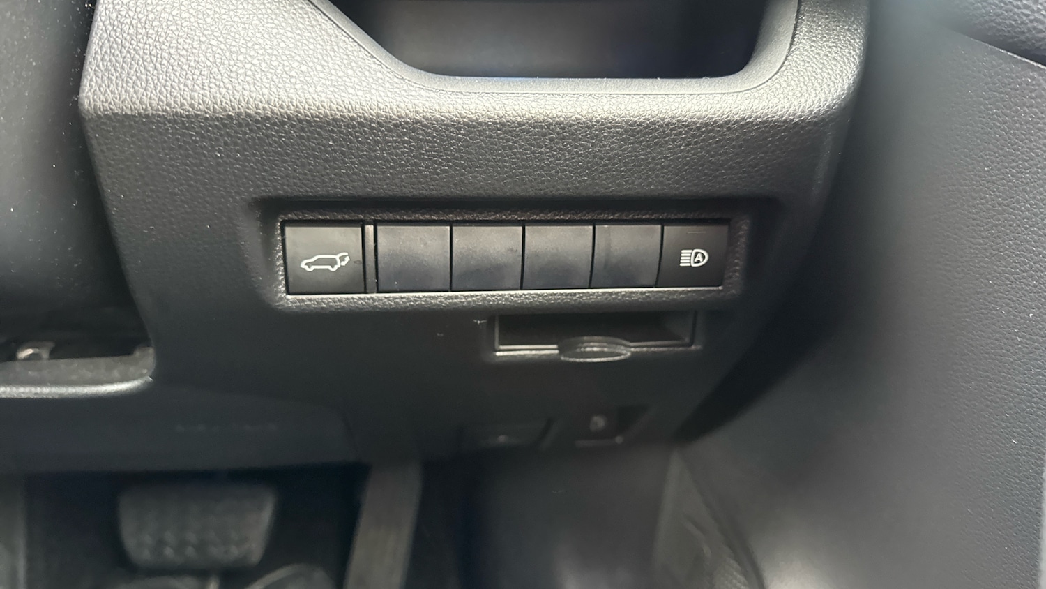 Used Toyota RAV4 2021 for sale - 77567623: Photo 28