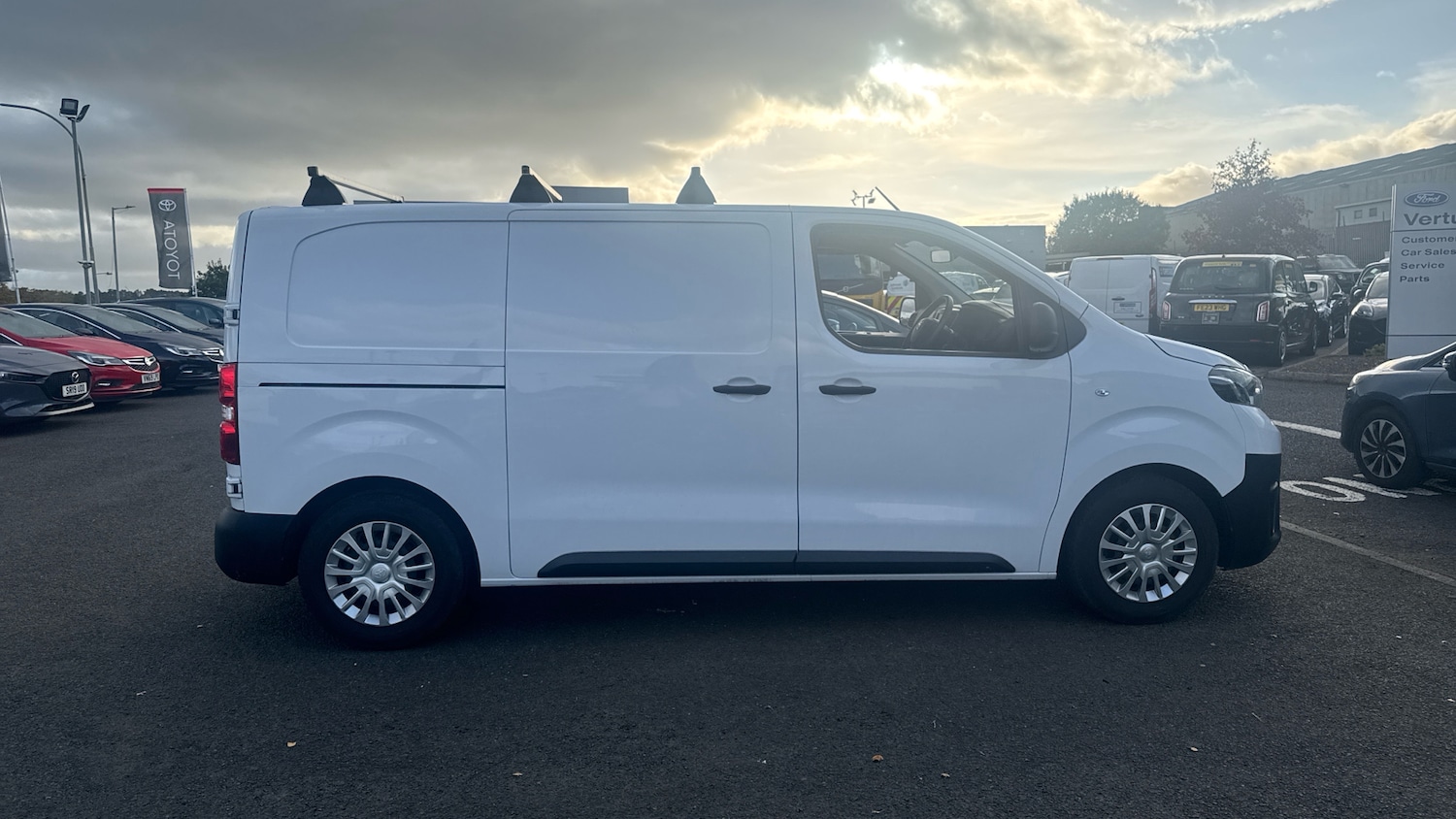 Used Toyota ProAce 2023 for sale - 76332739: Photo 16