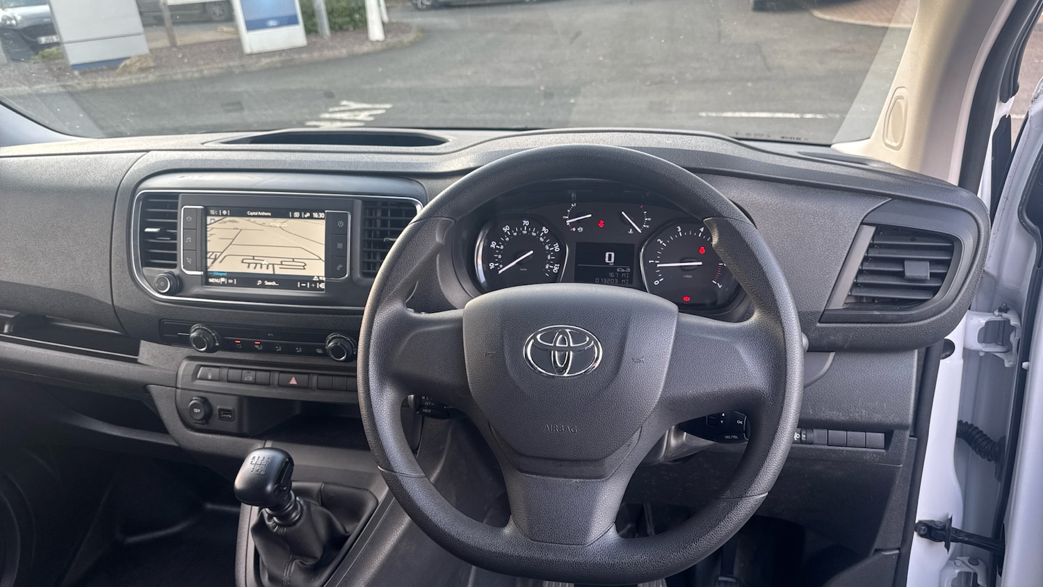 Used Toyota ProAce 2023 for sale - 76332739: Photo 6