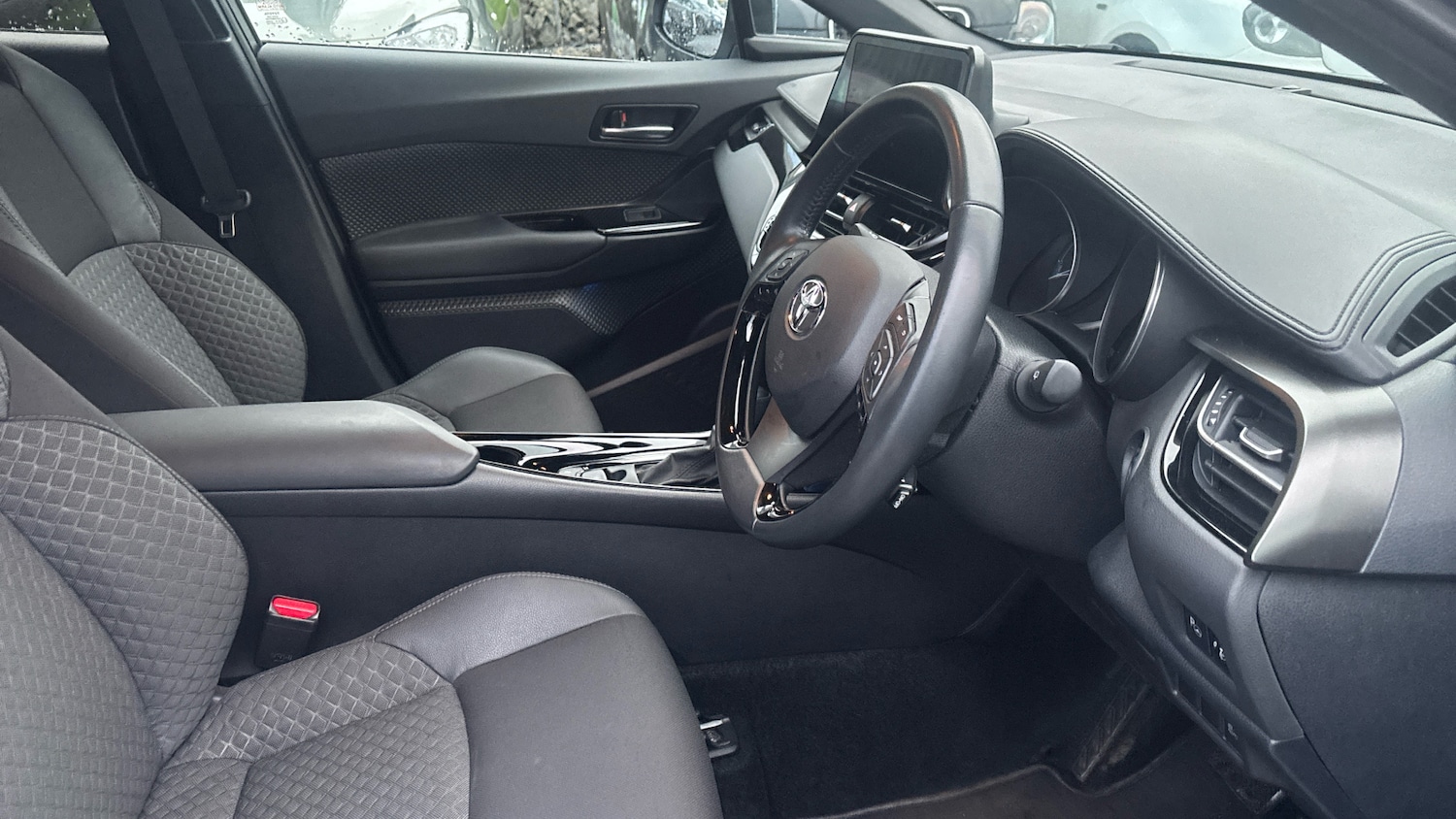 Used Toyota C-HR 2023 for sale - 76818777: Photo 11