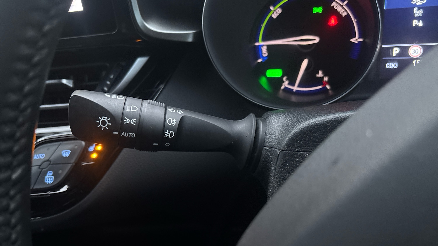 Used Toyota C-HR 2023 for sale - 76818777: Photo 30