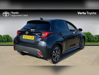 Used Toyota Yaris 2023 for sale - 77997498: Photo