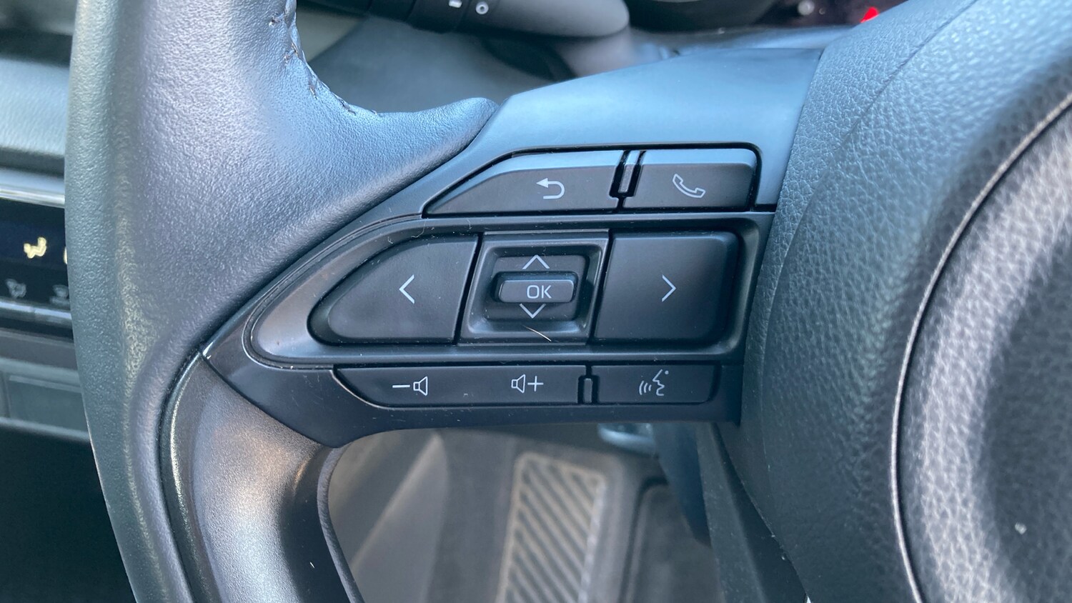 Used Toyota Yaris 2023 for sale - 77997498: Photo 35