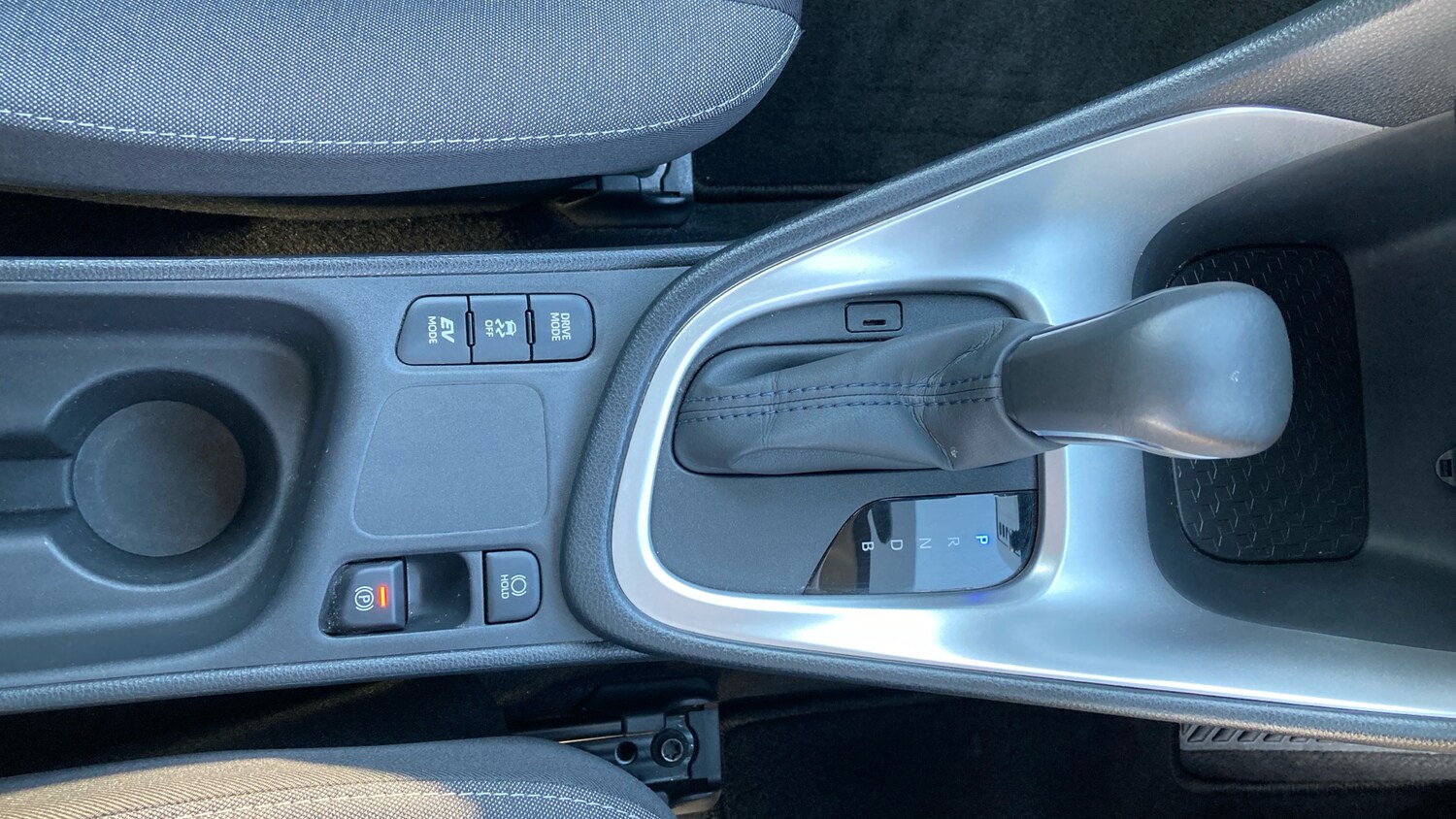 Used Toyota Yaris 2023 for sale - 77997498: Photo 42