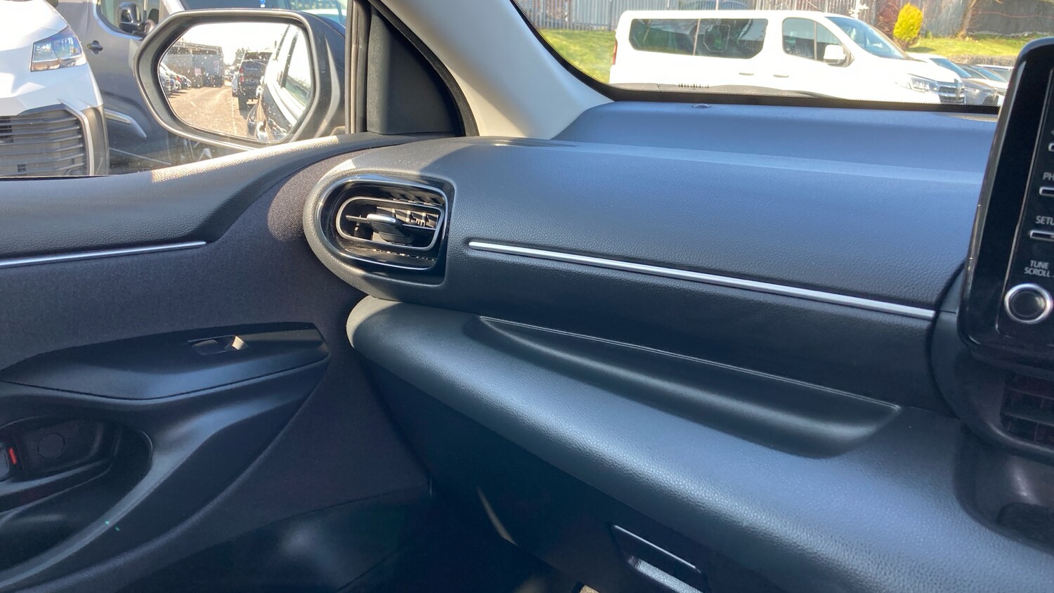 Used Toyota Yaris 2023 for sale - 77997498: Photo 43