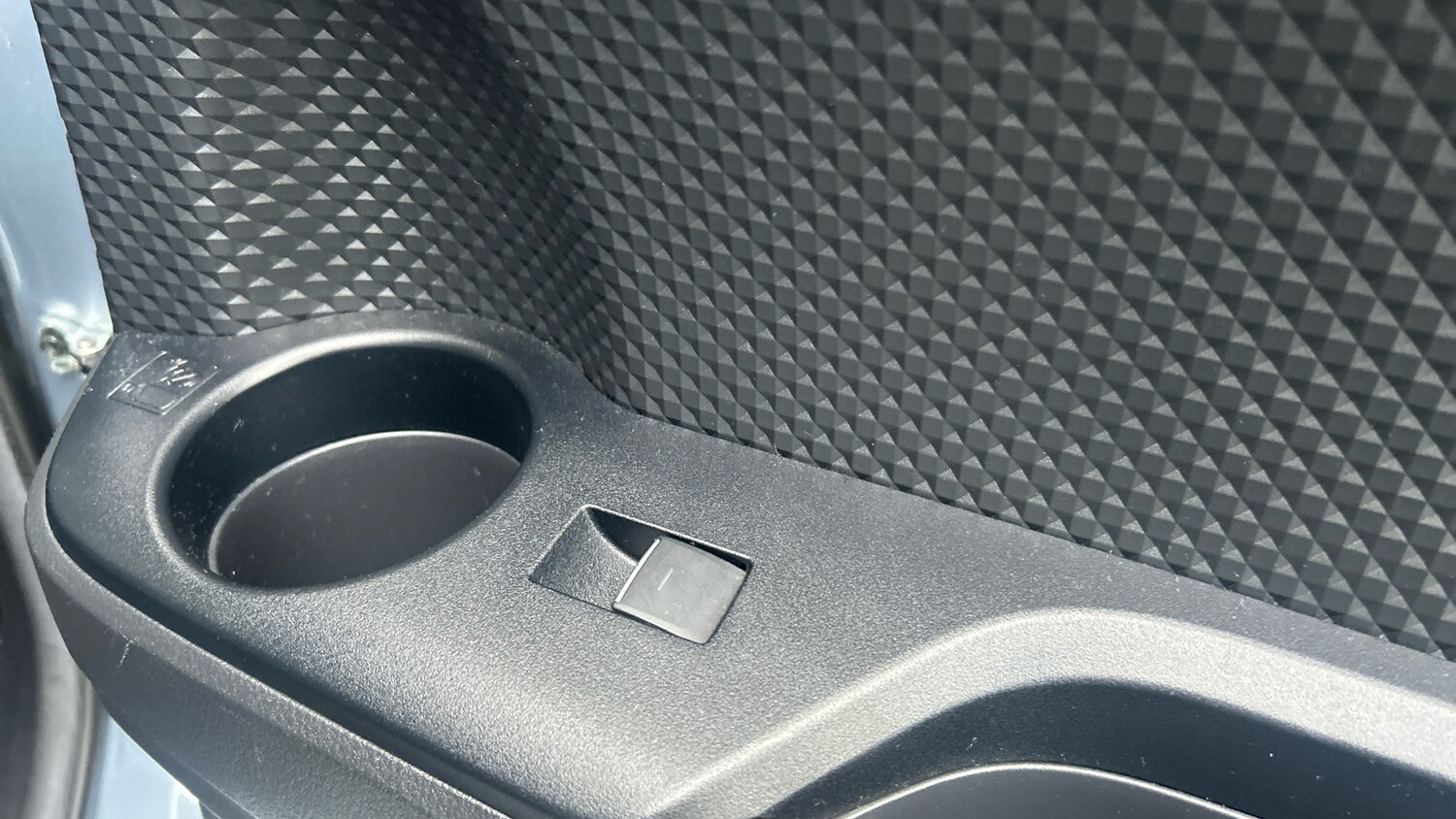 Used Toyota C-HR 2020 for sale - 77690625: Photo 28