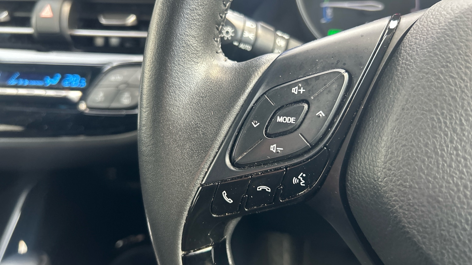 Used Toyota C-HR 2020 for sale - 77690625: Photo 33