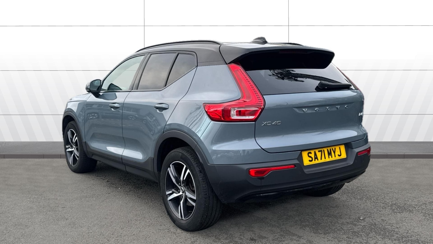 Used Volvo XC40 2021 for sale - 78045433: Photo 2