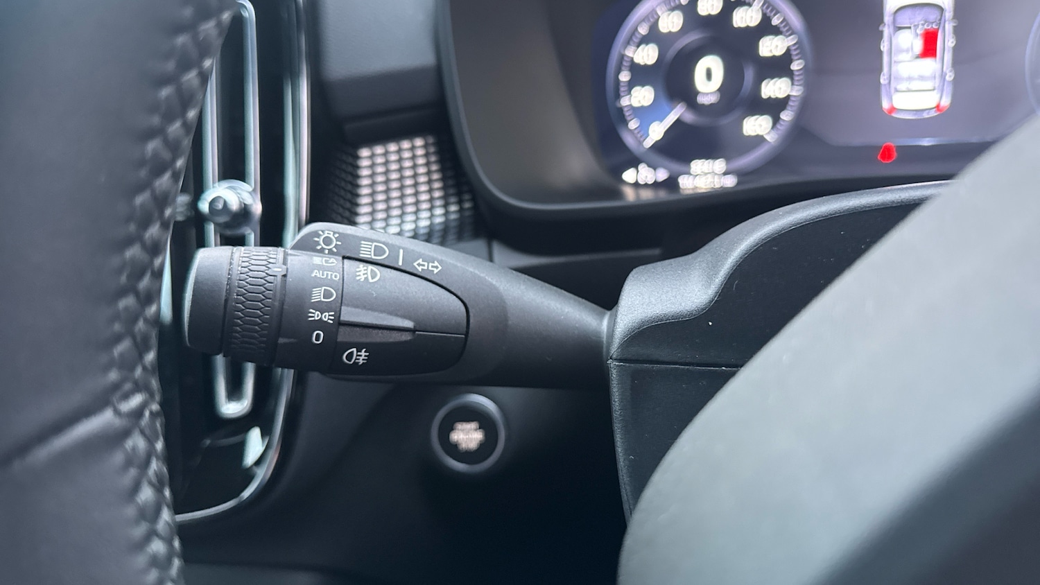 Used Volvo XC40 2021 for sale - 78045433: Photo 34