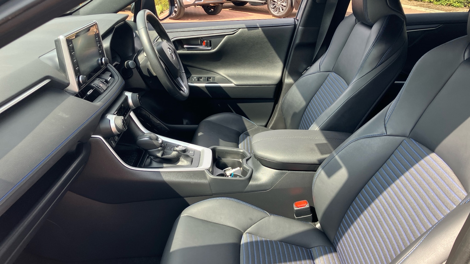 Used Toyota RAV4 2021 for sale - 76791743: Photo 10