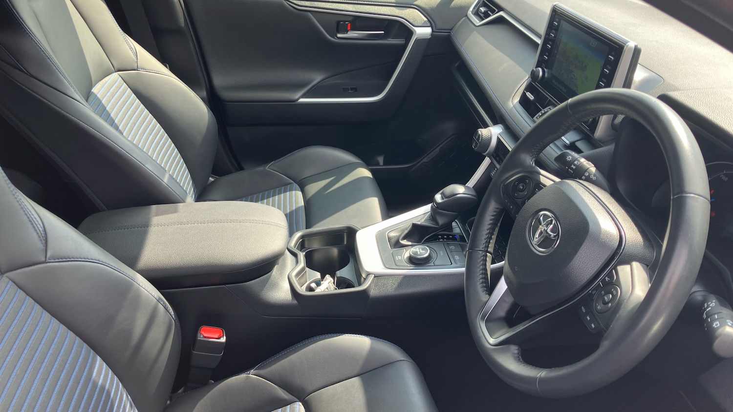 Used Toyota RAV4 2021 for sale - 76791743: Photo 11