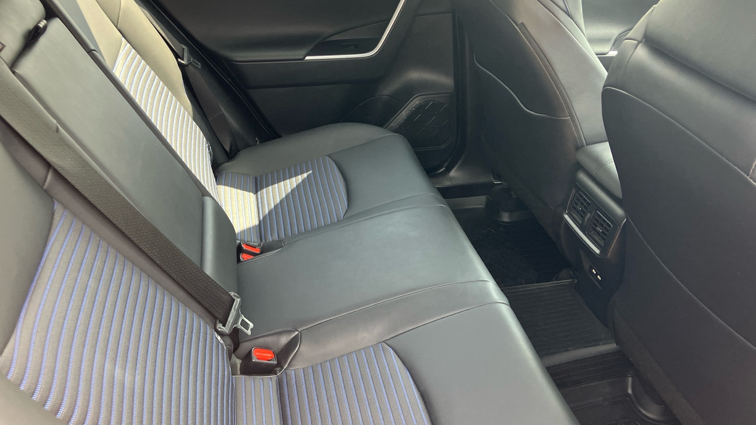 Used Toyota RAV4 2021 for sale - 76791743: Photo 12