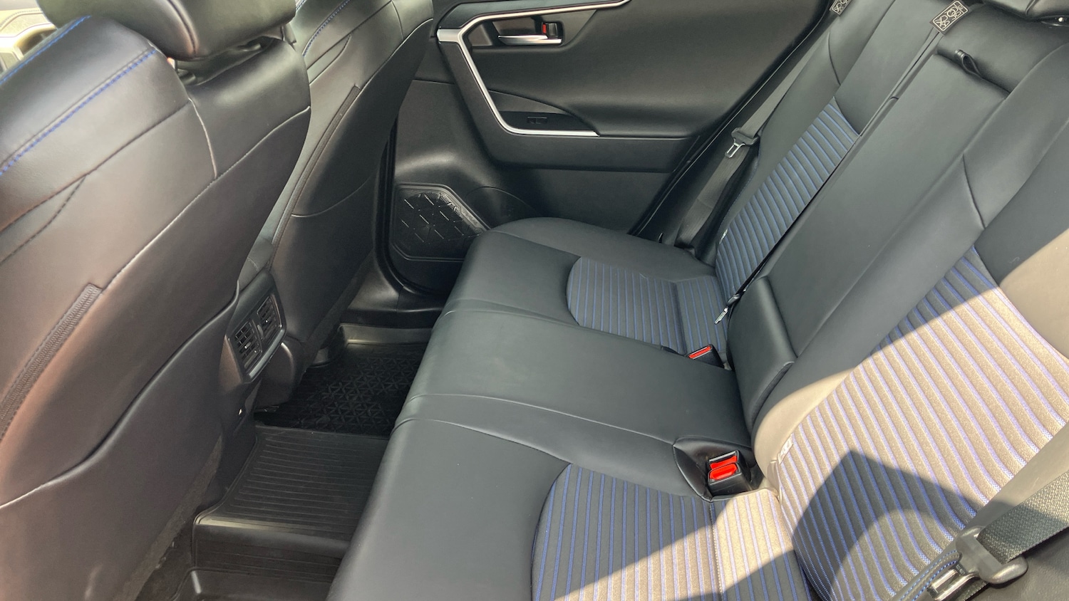 Used Toyota RAV4 2021 for sale - 76791743: Photo 13