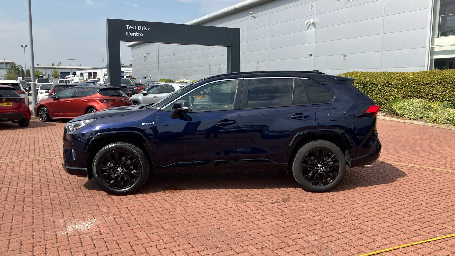 Used Toyota RAV4 2021 for sale - 76791743: Photo 17